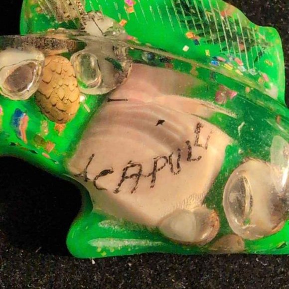 Vintage Acapulco Acrylic Keychain - Picture 7 of 8